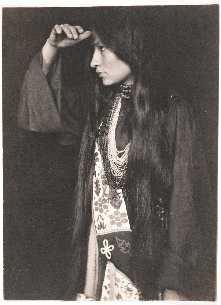 Black and white picture of Zitkala-Sa